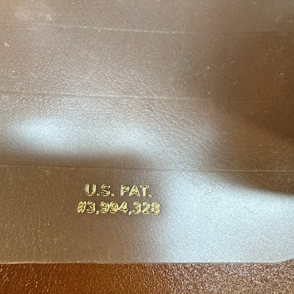 Vintage Amity - Cowhide Leather Wallet - Kiss Lock Tan - 70's Bifold USA